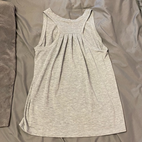 🍒3 for $12 - Old Navy Grey Active Tank - Picture 3 of 3